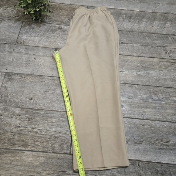 Alfred Dunner Light Tan Classic Grannycore Business Casual Trousers, Size 20W - Picture 5 of 7